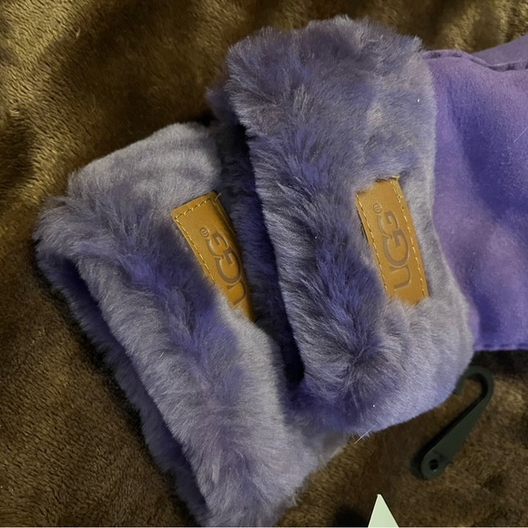 UGG Genuine Shearling Turn Cuff Gloves - PURPLE - Picture 8 of 11
